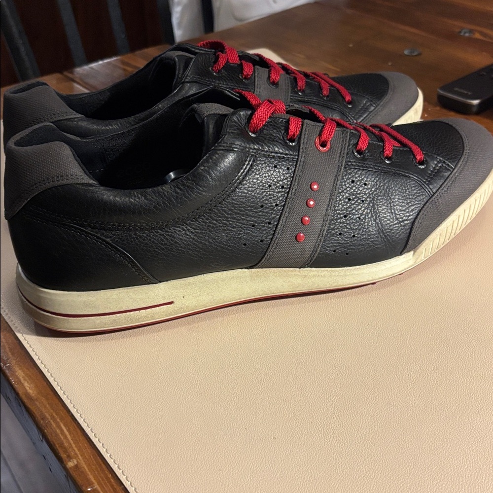 Ecco Black Sneakers with Red Accents - Picture 4 of 10